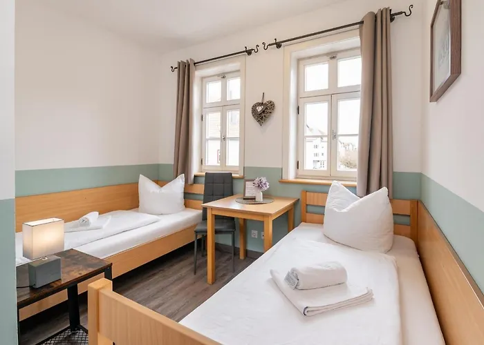 Konukevi Gaestehaus Am Storchenturm Eisenach